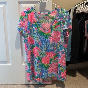 Lilly Pulitzer V neck T-shirt